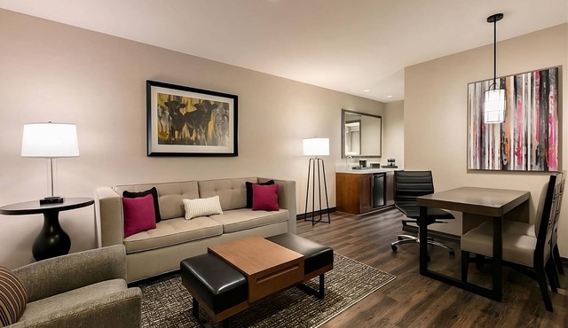 Romantic Suite Escape! Pet Friendly Stay w/Pool, Free Breakfast & Parking!