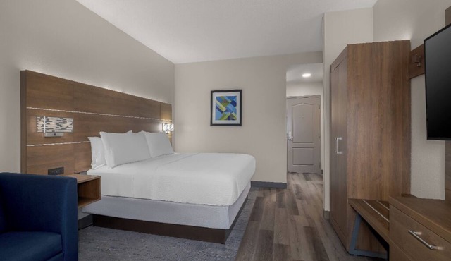Room Great for Family Getaways | Myrtle Beach - 2.6 miles | Free Parking & Bfast