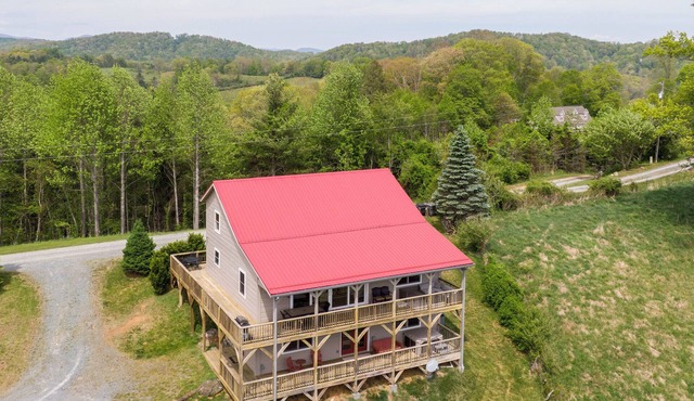Rosey Outlook - Hot Tub, Great Views, Pool Table, between Boone & Blowing Rock