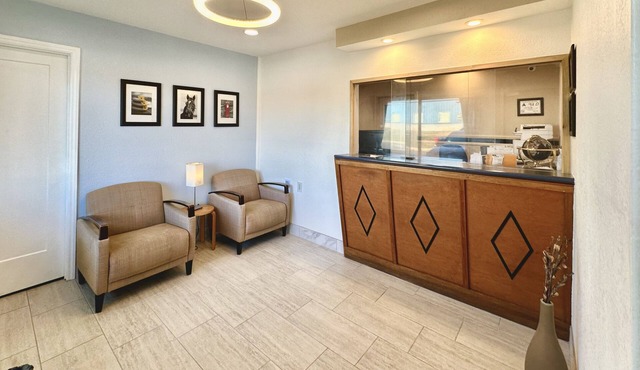 Royal Inn Charlotte Airport Hotel