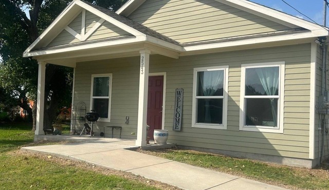 Rustic Coastal 2BR on 6 Acres - 3 miles from Harbor and 12 minutes from Port A