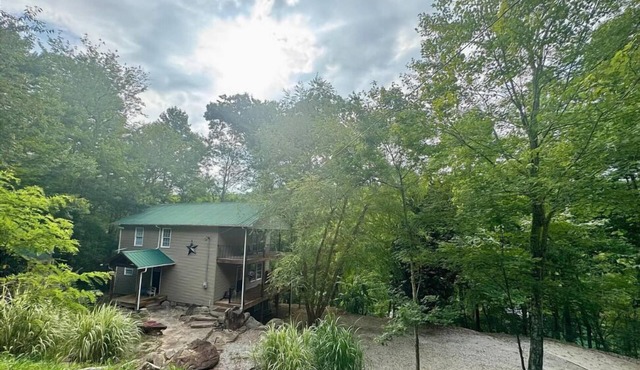Rustic Retreat - Scenic 4‑BR with Lake Views, Decks, Private Dock, Kayaks, Canoe