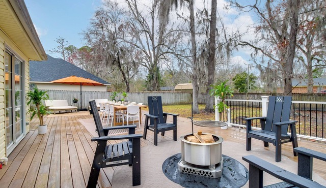 Savannah Haven w/Gazebo, Grill & Fire Pit