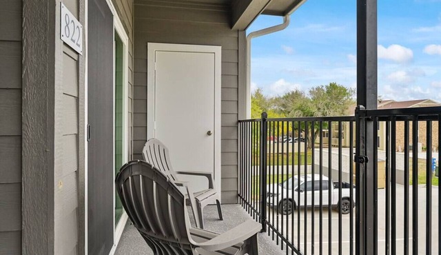 SEC Station ~ Efficient & Cozy for a small group!