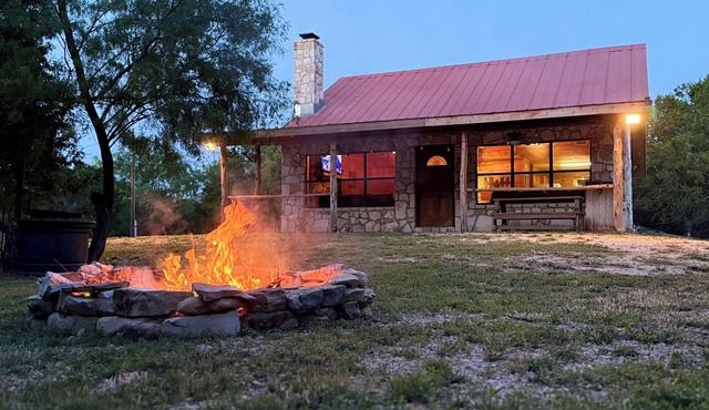 Secluded cabin on 15 ac. teeming with wildlife, .4 mile from 7 Bluffs crossing.