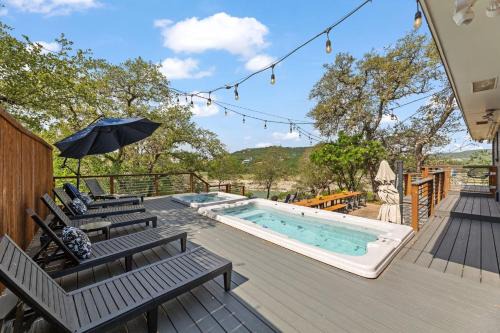 Secluded Hill Country Getaway: Hot Tub, Swim Spa and Beautiful Views