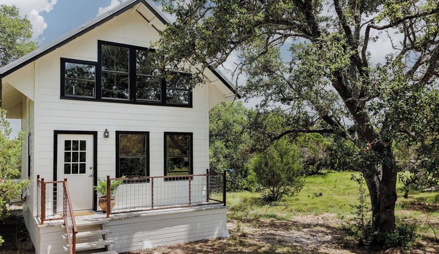 🌵 Secluded Hill Country Studio on 20 Acres | Painter's Studio 🎨