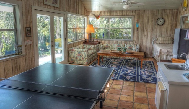 Secluded, Nature Trails, Dark Sky. Near Garner & Lost Maples State Parks.