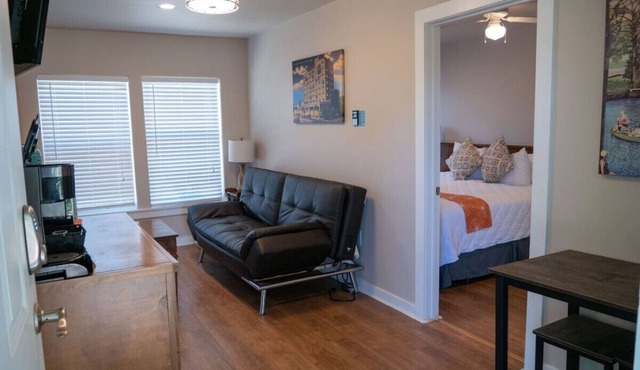 Second Story River View Deluxe King Suite #7