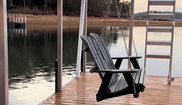 Serene Lakeside 2-bdrm Geo Dome Getaway Surrounded by Nature