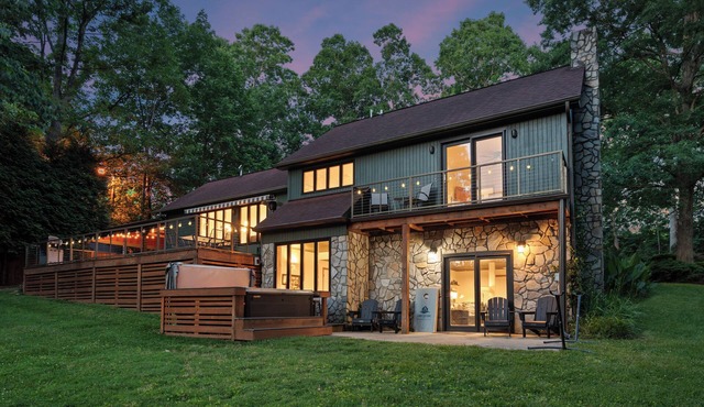 Shady Daze: Waterfront Home w/Deck, Hot Tub & Lake Views