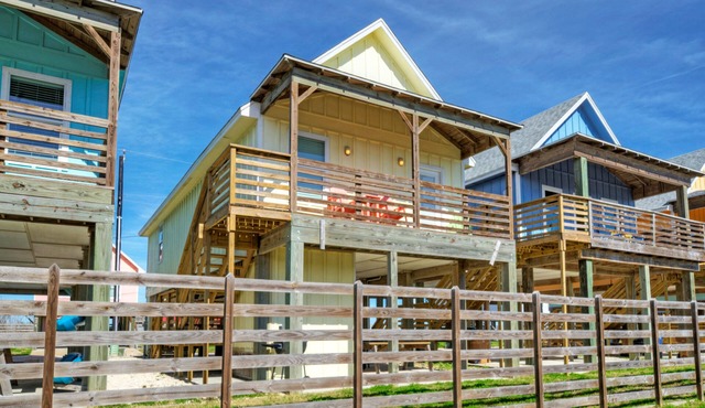 Shared Waterfront Pool and Boat Dock, Balcony w/View | Yellowfin by AvantStay