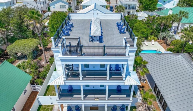 Skyline Rooftop Deck! Golf Cart Rental Available!