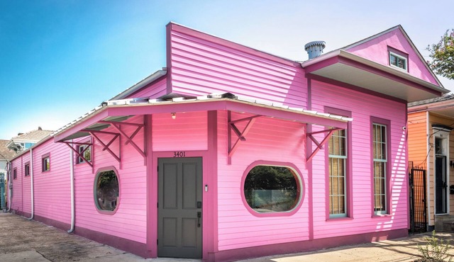 Sleeps 10 This weekend Bl/Sil 15% Gold/Plat 20% OFF .5mi toFR QTR EssenceAvail.