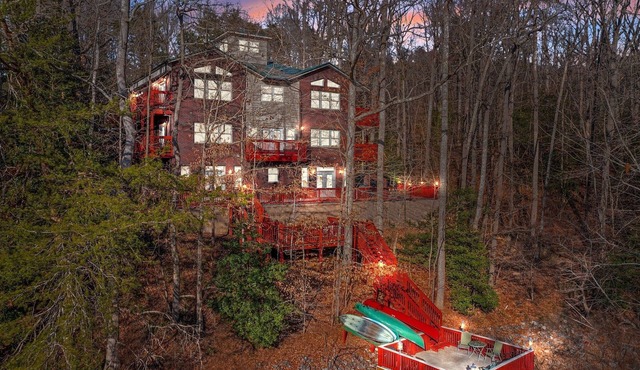 Sleeps 20. INSIDE Lake Norman State Park; Kayaks, Canoes, Theater, Pool Table