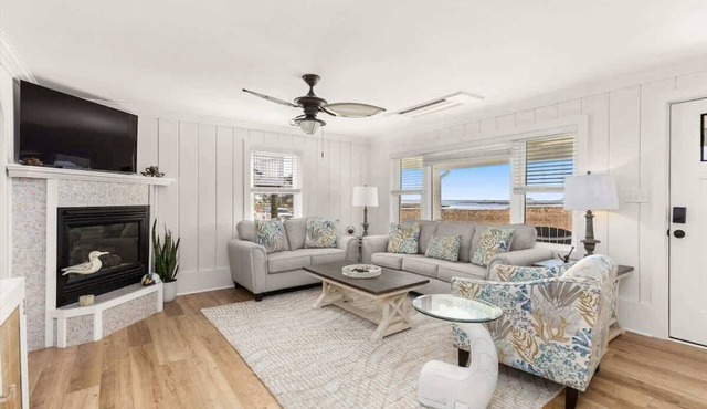 Snug Harbor Hideaway | Waterfront & Fire Pit!