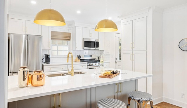 Sophisticated Fitzsimons Townhouse near Colonial Lake!