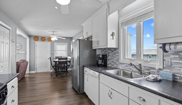 Sound View Home-Coastal Tide in Harkers Island, NC