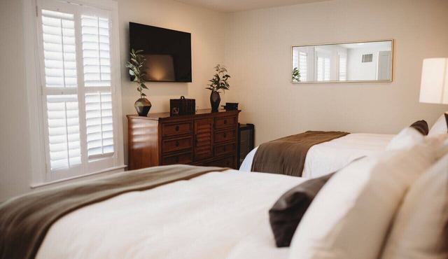 Southern Pines Downtown The Jefferson Inn Standard 2-Queen Room