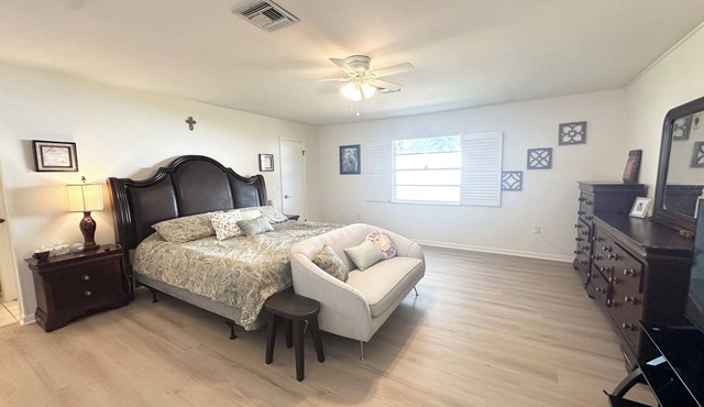 Spacious 2-bedroom house in tranquil Eustis neighborhood