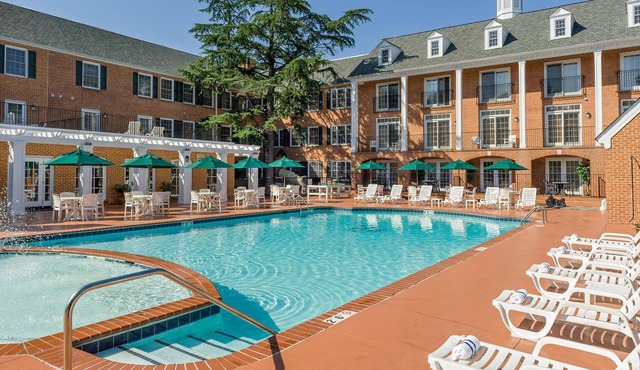 Spacious 2BR - Minutes to Colonial Williamsburg & Busch Gardens - Resort Pool