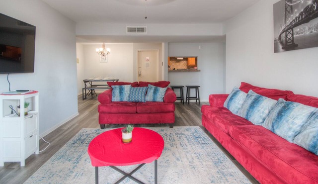 Spacious 3 BR, 2 BA Condo near Med Center & NRG, 20% discount