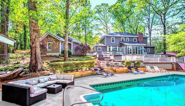 Spacious 3-level Fun House Pool HotTub Theater GameRoom BBQ