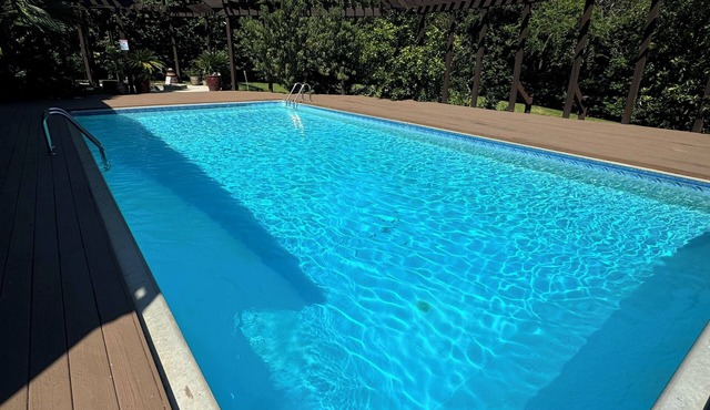 Spacious 4-bedroom house in gorgeous Tallahassee with WiFi, AC, Pool