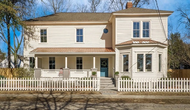 Spacious 5-bedroom Downtown home in charming Aiken