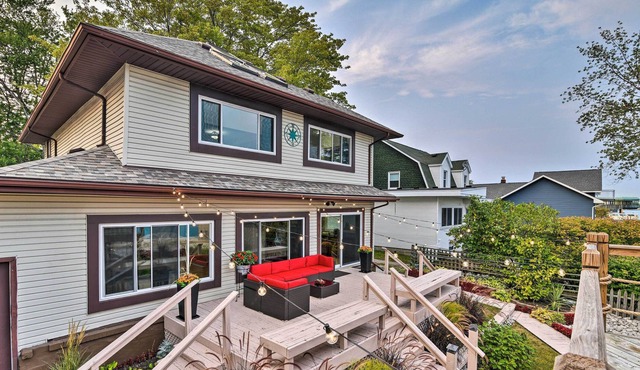 Spacious Algonac Home w/ St Clair River Views