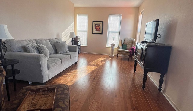 Spacious Apt in Vibrant Downtown Milan Michigan, Between Ann Arbor and Detroit