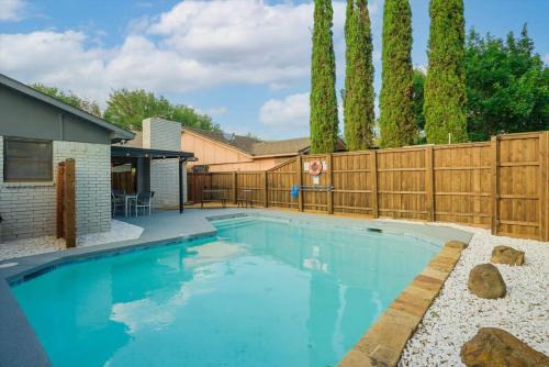 Spacious Bright and Modern Home with Pool
