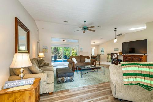 Spacious Hernando Home: Community Pool + Lake!