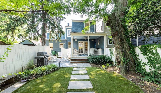 Spacious Historic Home with Private Parking in the Heart of Downtown Annapolis