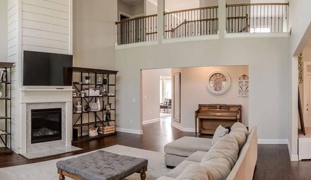 Spacious Luxury Retreat – 6BR/5BA in Cumming, GA