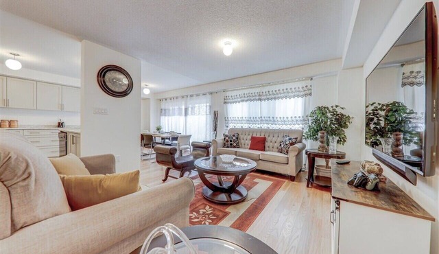 Spacious Modern 4BR Home | Family & Group Getaway, a minute walk to Lake Ontario in Clarington