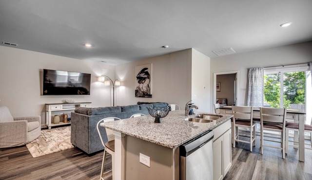 Spacious Townhouse close to Beach and North Myrtle Beach Parks and Recreation