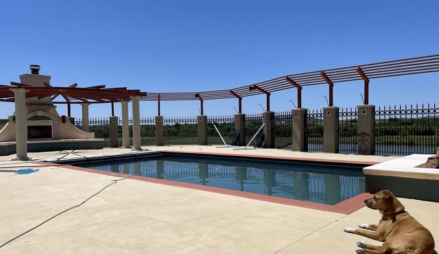 Spacious with Spectacular Views near Fort Sill, Medicine Park, Lawton and Elgin!