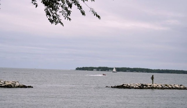 Special Rates. Close to Annapolis. Justin Beach Cottage Retreat