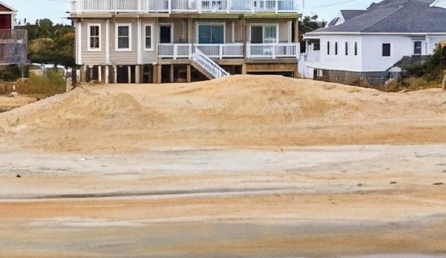 Sprawling 3 Story BeachFront Home Pool, Game Room,Hot Tub,Sleeps 16. 3200+ sq ft