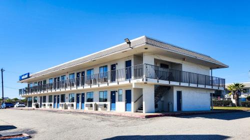 Studio 6 Galveston TX