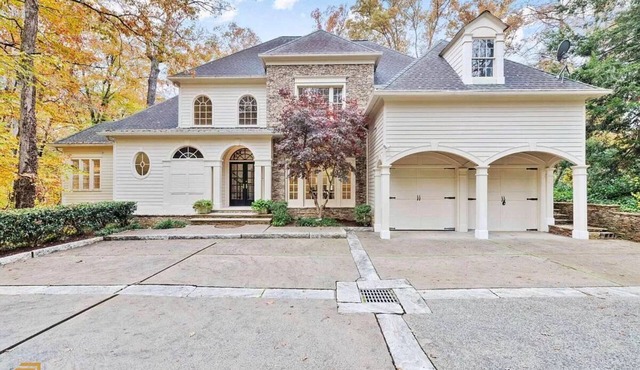 Stunning 4BR Luxury Home in Central Buckhead