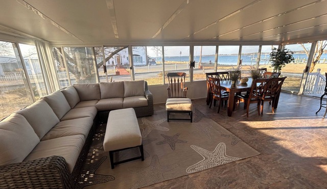 Stunning Bay Views, Abundant Wildlife, Great Fishing & Easy Boating Access