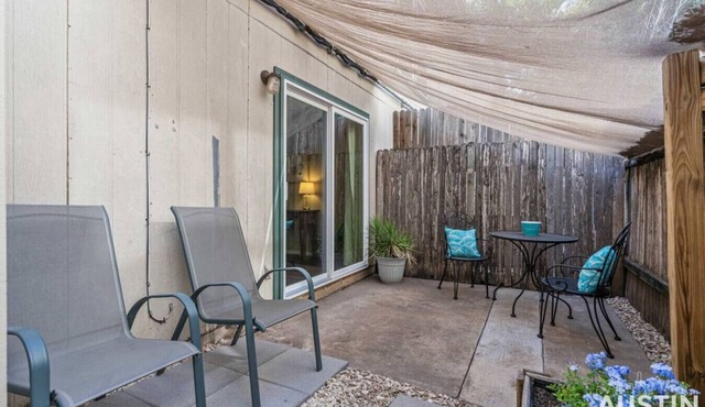 Stunning S Lamar Condo | Near Top Bars & Dining!