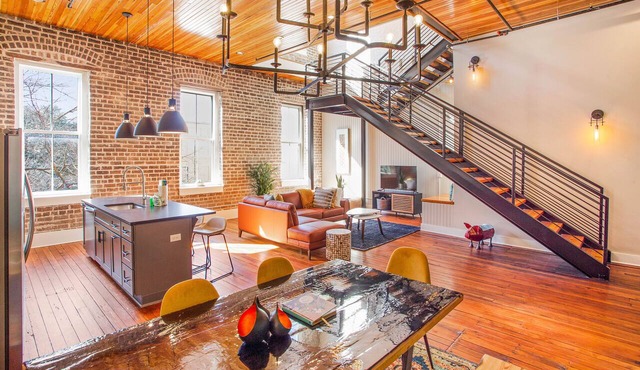 Stunning, Spacious, Stylish Loft off of Broughton Street by Lucky Savannah