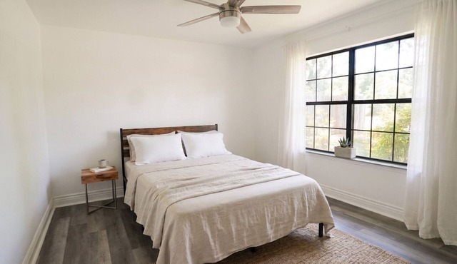 Stylish 2BR Apartment in South Austin, Total Comfort