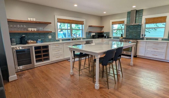 Stylish Durham Retreat - Walkable Sleeps 6