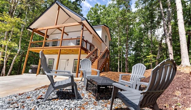 Stylish Lakehouse with Black-and-White Modern Design near Lake Hartwell, Clemson SC