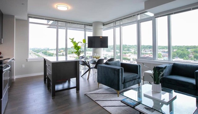⚜Stylish + Modern 2-Bdrm Apt⚜King Bed☞FreeParking☜