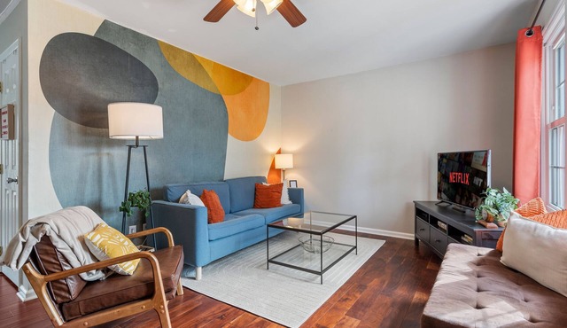 Summer Weekends Open| King w/Crib | Free Parking